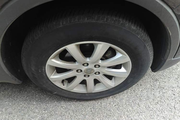 Used Buick Envision 2018 20T Two-Wheel-Drive Elite Model Right Front Wheel Hub