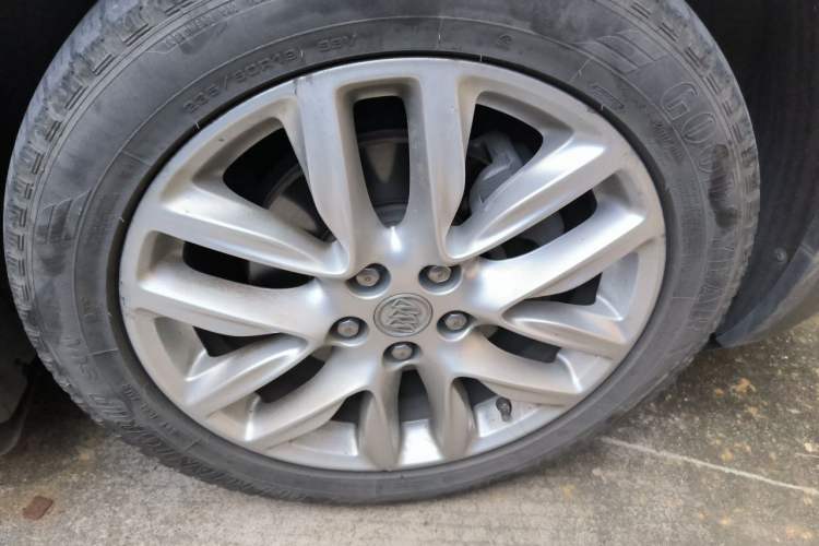 Used Buick Envision 2018 28T Four-Wheel Drive Elite Version Right Front Wheel Hub