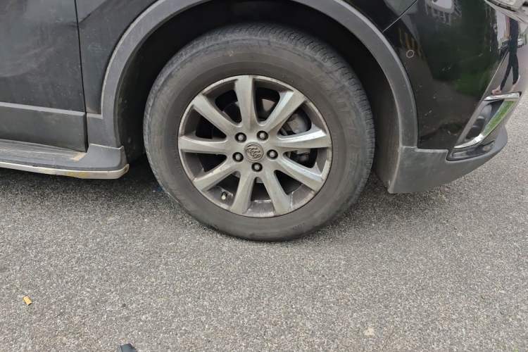 Used Buick Envision 2018 20T Two-Wheel Drive Luxury Model Right Front Wheel Hub