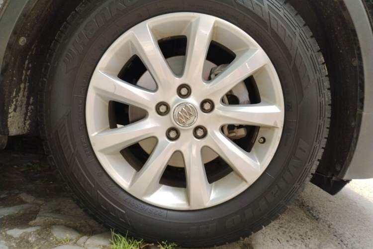 Used Buick Envision 2018 20T Two-Wheel Drive Luxury Model Right Front Wheel Hub