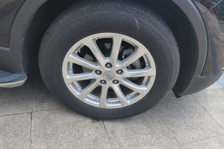 Used Buick Envision 2018 20T Two-Wheel Drive Luxury Model Right Front Wheel Hub