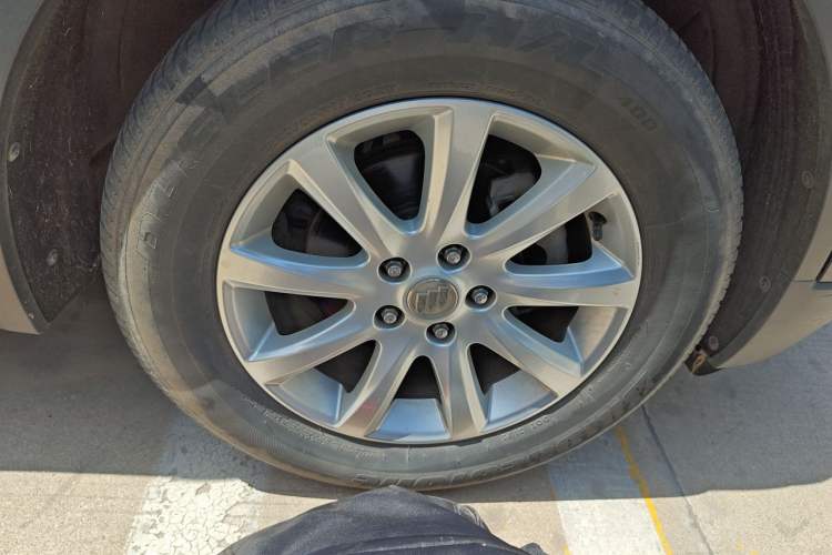 Used Buick Envision 2018 20T Two-Wheel-Drive Elite Model Right Front Wheel Hub