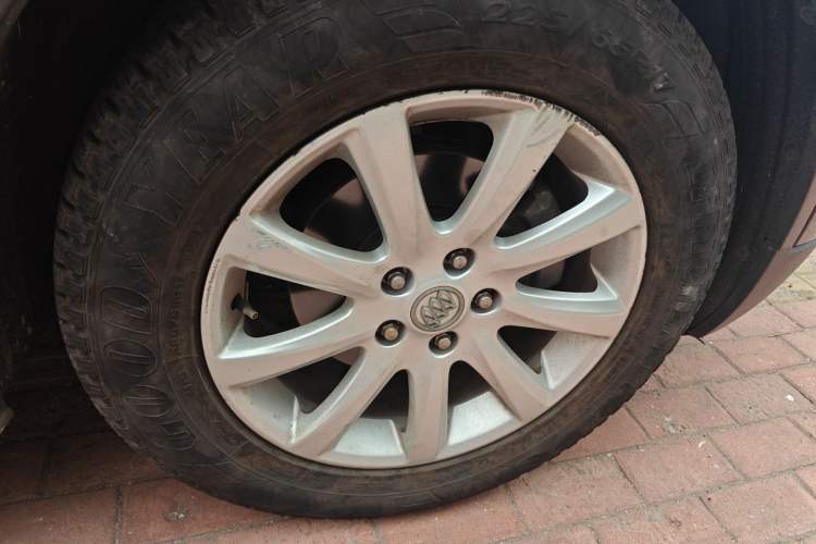 Used Buick Envision 2018 20T Two-Wheel-Drive Elite Model Right Front Wheel Hub