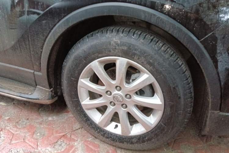 Used Buick Envision 2018 20T Two-Wheel Drive Luxury Model Right Front Wheel Hub