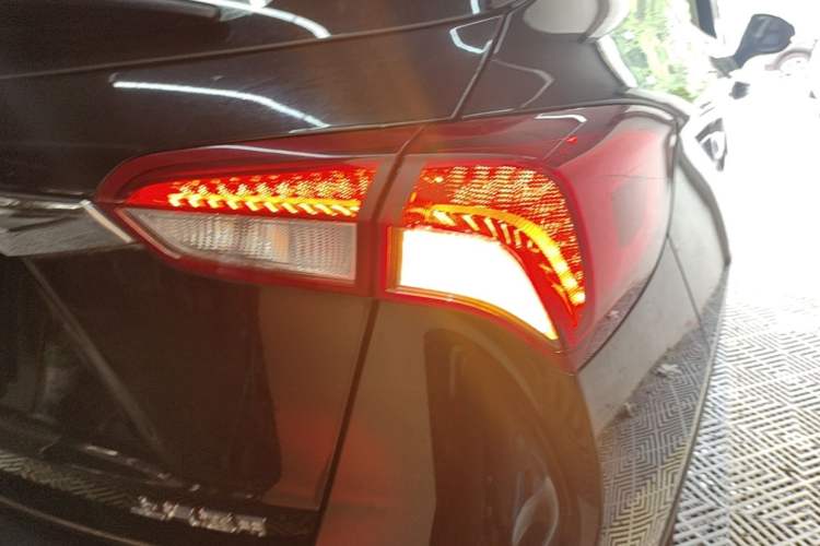 Used Buick Envision 2018 20T Two-Wheel-Drive Leading Model Right Rear Taillight