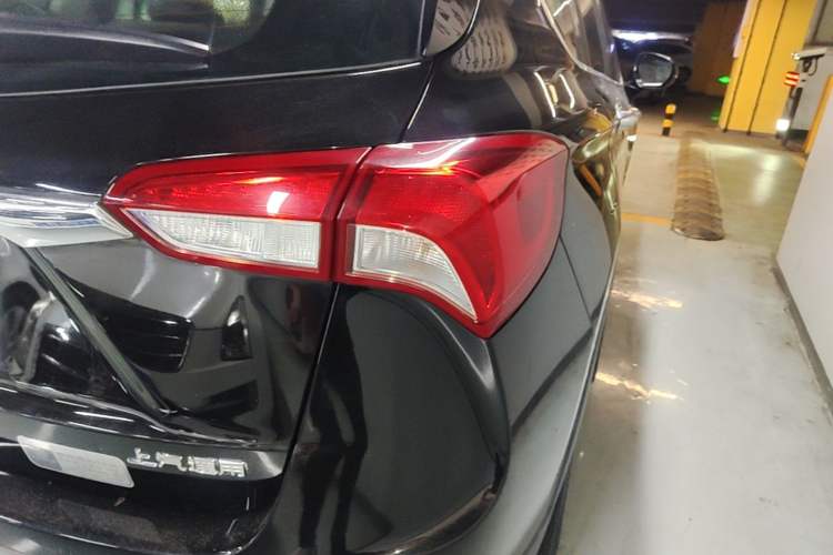 Used Buick Envision 2018 28T Four-Wheel Drive Elite Version Right Rear Taillight