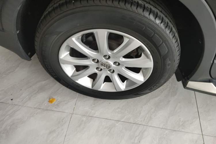 Used Buick Envision 2018 20T Two-Wheel Drive Luxury Model Right Rear Wheel Hub