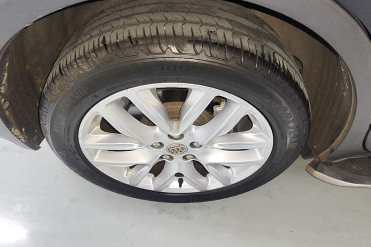 Used Buick Envision 2018 28T Four-Wheel Drive Elite Version Right Rear Wheel Hub