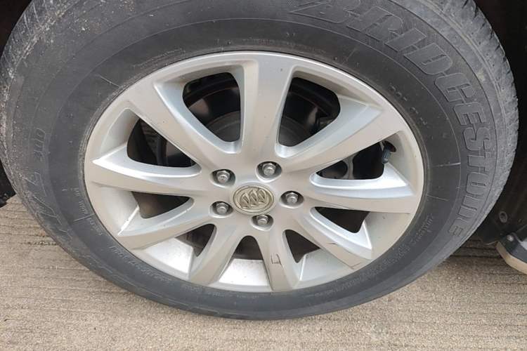 Used Buick Envision 2018 20T Two-Wheel Drive Luxury Model Right Rear Wheel Hub