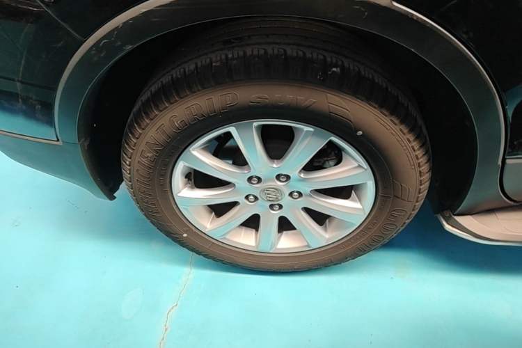 Used Buick Envision 2018 20T Two-Wheel Drive Luxury Model Right Rear Wheel Hub
