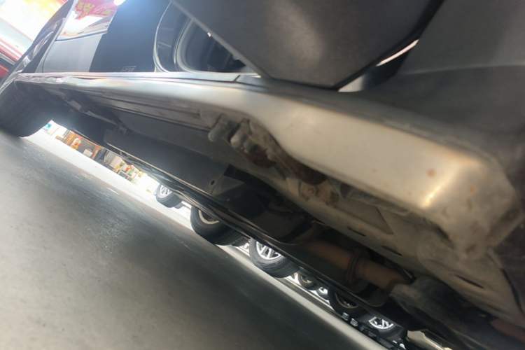 Used Buick Envision 2018 20T Two-Wheel-Drive Elite Model Right Side Sill