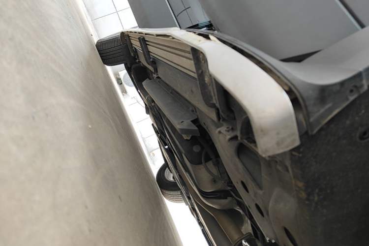 Used Buick Envision 2018 20T Two-Wheel-Drive Elite Model Right Side Sill