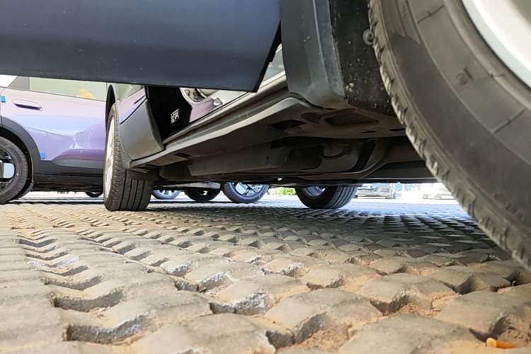 Used Buick Envision 2018 28T Four-Wheel Drive Elite Version Right Side Sill