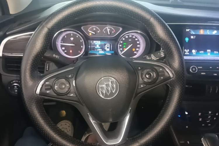 Used Buick Envision 2018 20T Two-Wheel-Drive Elite Model Steering Wheel