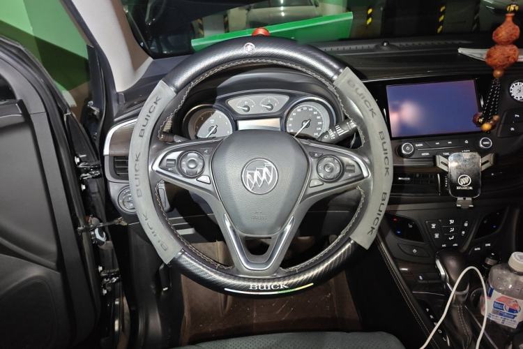 Used Buick Envision 2018 20T Two-Wheel-Drive Elite Model Steering Wheel