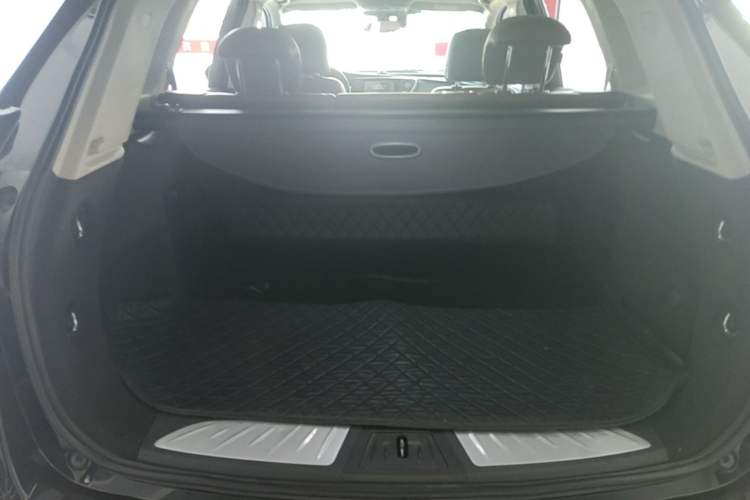 Used Buick Envision 2018 20T Two-Wheel Drive Luxury Model Trunk