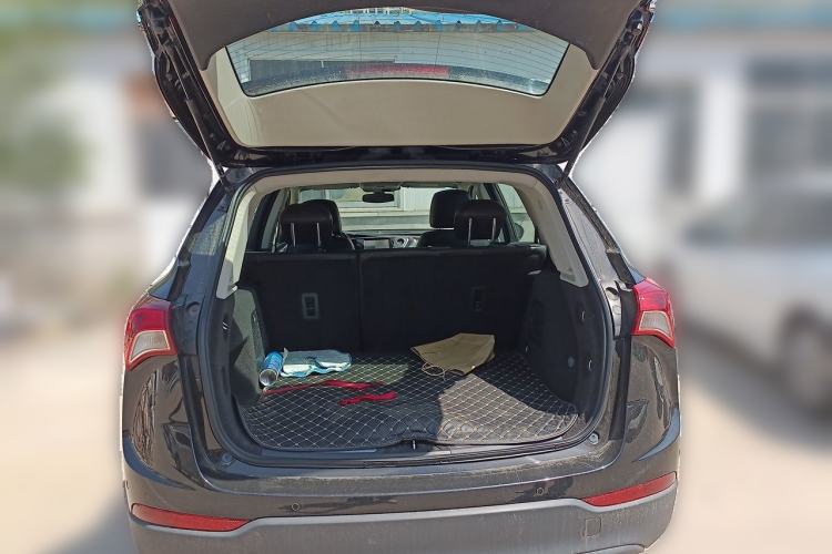 Used Buick Envision 2018 20T Two-Wheel-Drive Elite Model Trunk