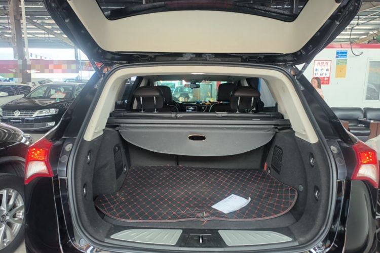 Used Buick Envision 2018 20T Two-Wheel-Drive Elite Model Trunk