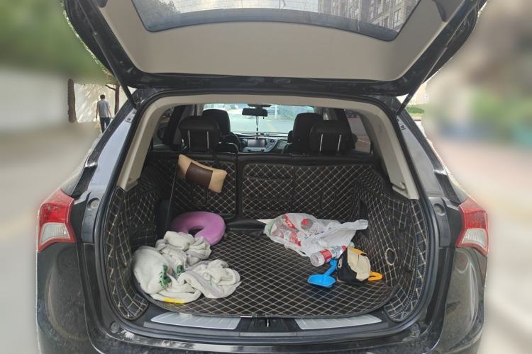 Used Buick Envision 2018 20T Two-Wheel-Drive Elite Model Trunk