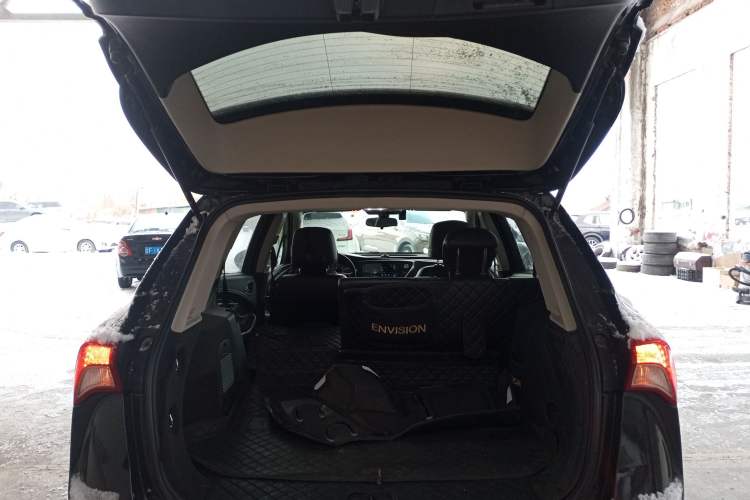 Used Buick Envision 2018 20T Two-Wheel-Drive Elite Model Trunk