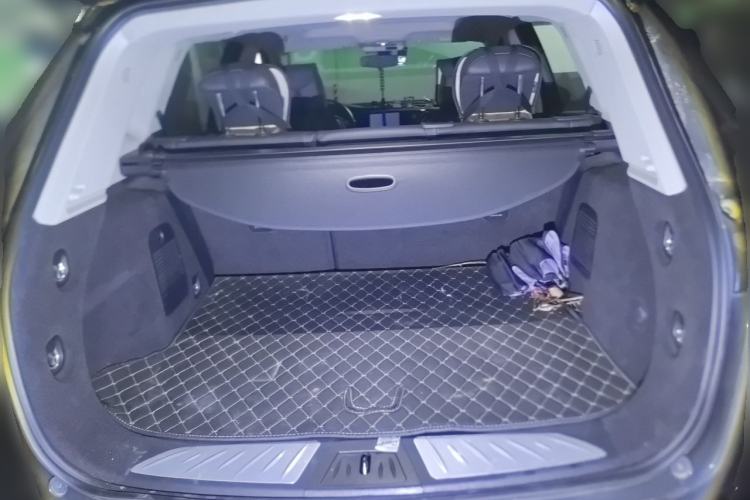 Used Buick Envision 2018 20T Two-Wheel-Drive Elite Model Trunk