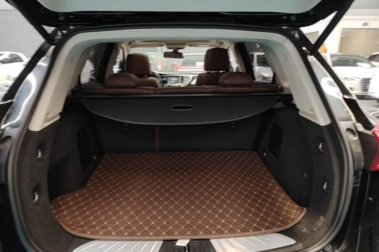 Used Buick Envision 2018 20T Two-Wheel Drive Luxury Model Trunk