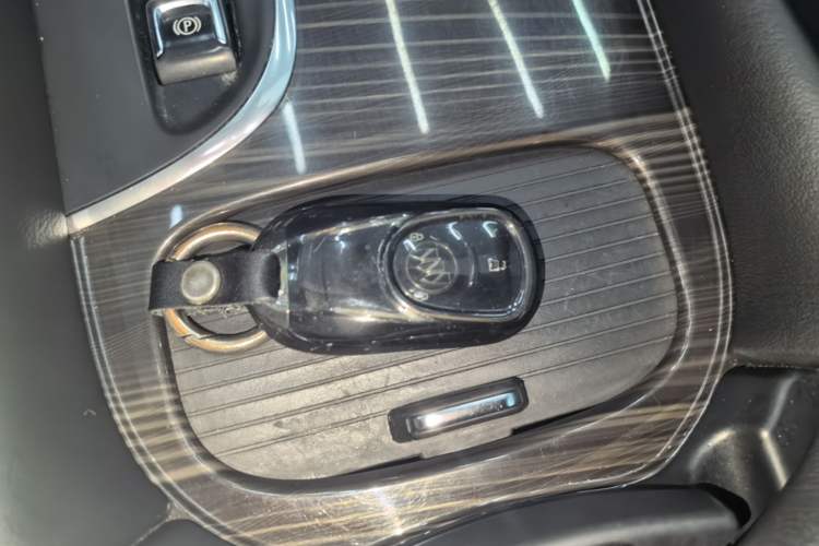 Used Buick Envision 2018 20T Two-Wheel-Drive Elite Model Vehicle Key