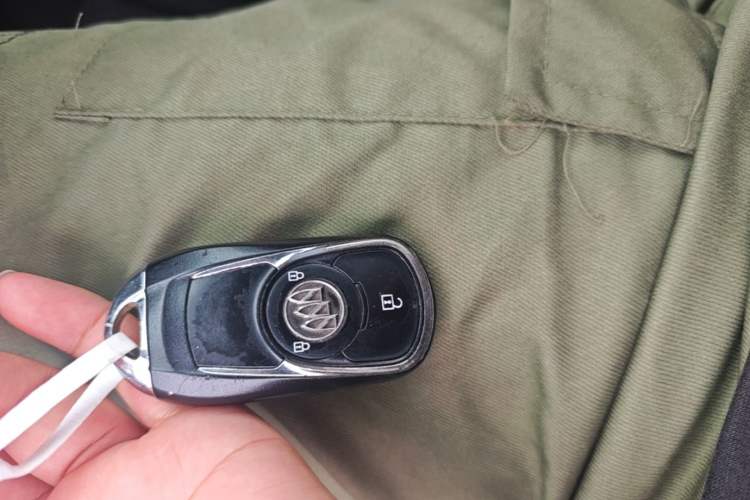 Used Buick Envision 2018 20T Two-Wheel-Drive Elite Model Vehicle Key