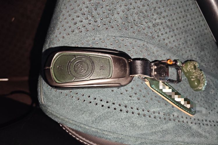 Used Buick Envision 2018 20T Two-Wheel-Drive Elite Model Vehicle Key