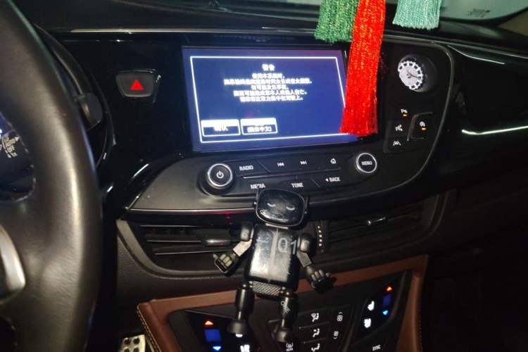 Used Buick Envision 2018 28T All-Wheel-Drive Versatile Sports Flagship Model Audio And AC Panel