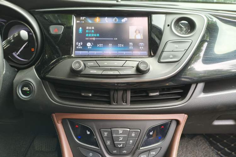 Used Buick Envision 2018 28T Four-Wheel Drive Elite Version Audio And AC Panel
