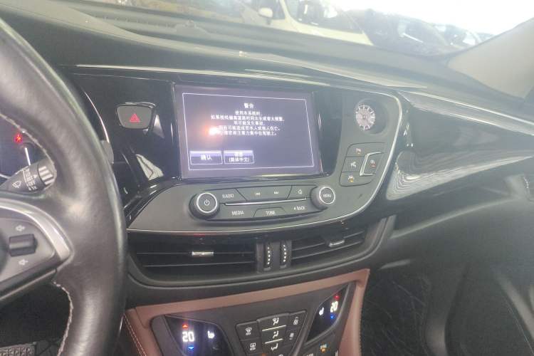 Used Buick Envision 2018 28T Four-Wheel Drive Luxury Model Audio And AC Panel