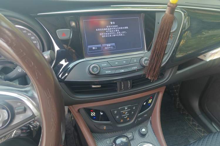 Used Buick Envision 2018 28T Four-Wheel Drive Elite Version Audio And AC Panel
