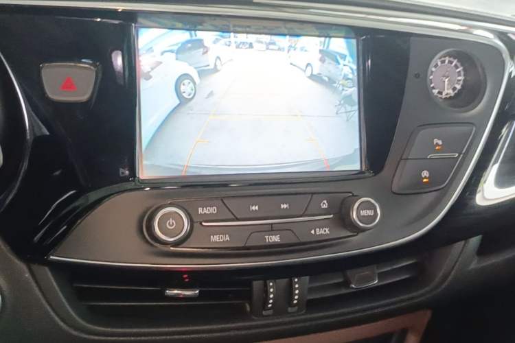 Used Buick Envision 2018 28T Four-Wheel Drive Elite Version Audio And AC Panel