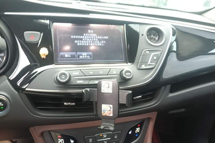 Used Buick Envision 2018 20T Two-Wheel Drive Luxury Model Audio And AC Panel