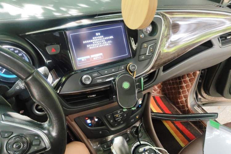 Used Buick Envision 2018 20T Two-Wheel Drive Luxury Model Audio And AC Panel