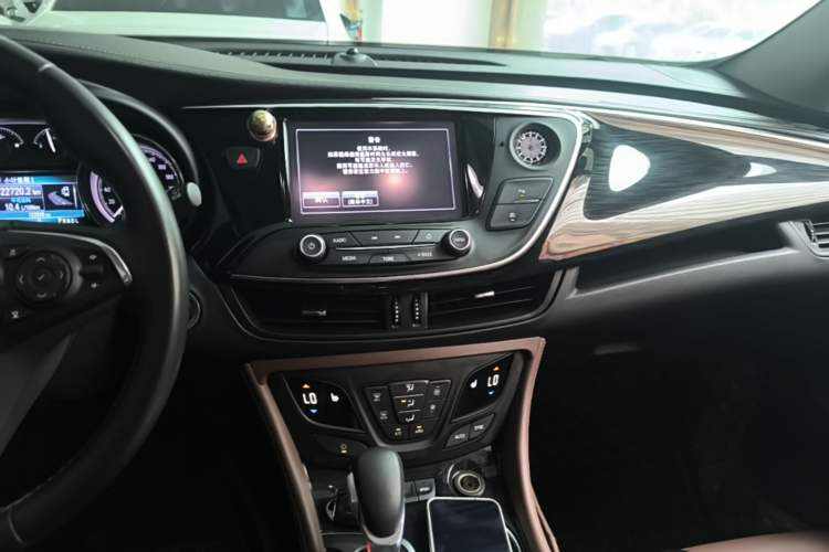 Used Buick Envision 2018 28T Four-Wheel Drive Elite Version Audio And AC Panel