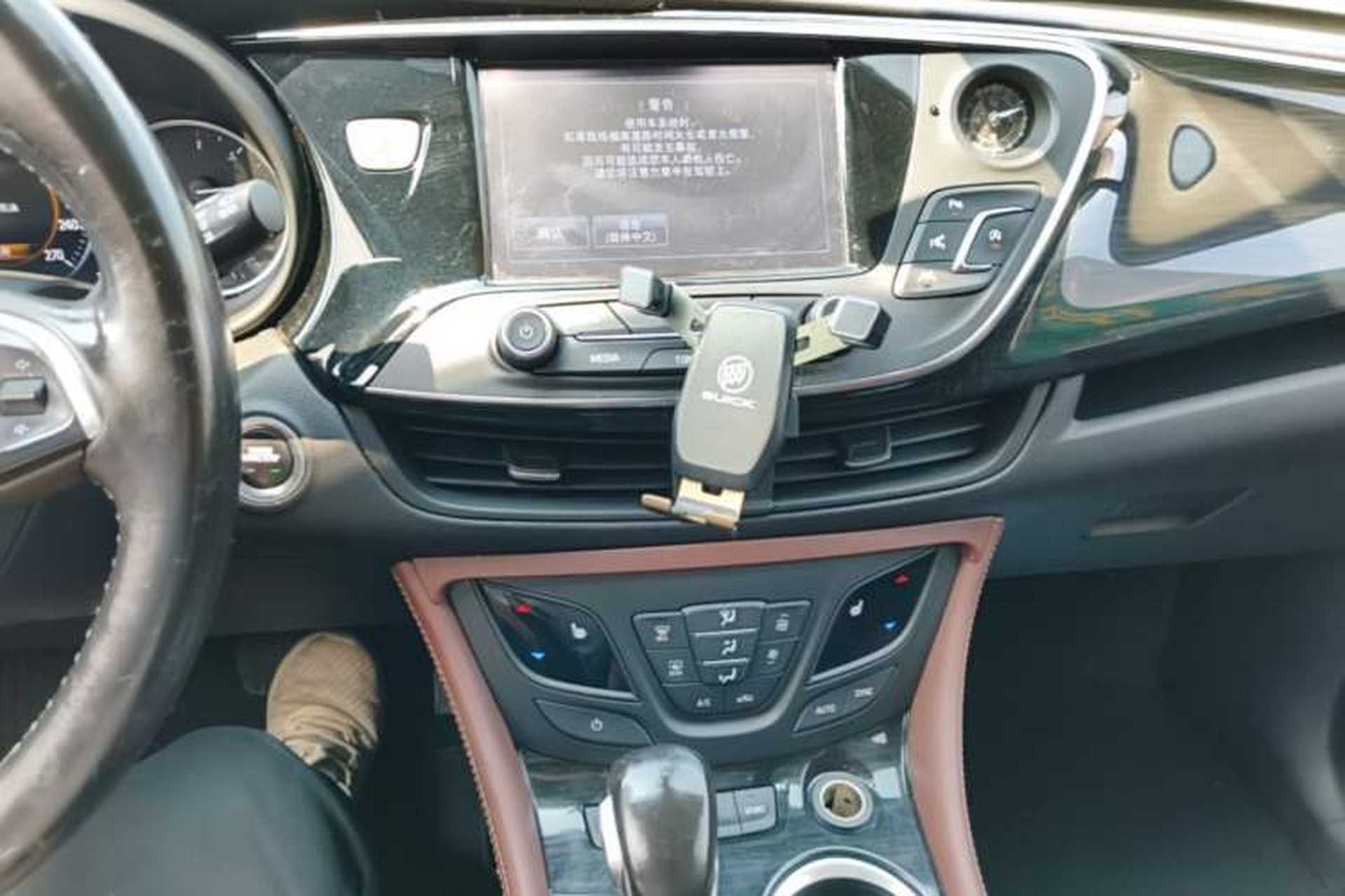 Used Buick Envision 2018 28T Four-Wheel Drive Luxury Model Audio And AC Panel