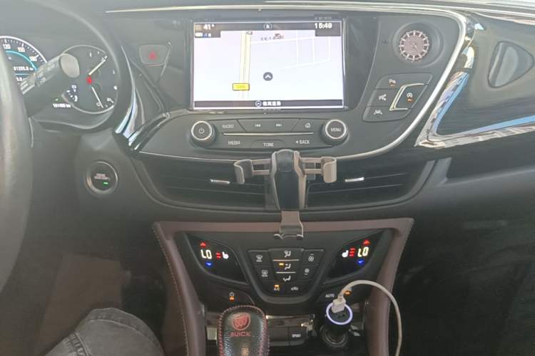 Used Buick Envision 2018 28T Four-Wheel Drive Luxury Model Audio And AC Panel