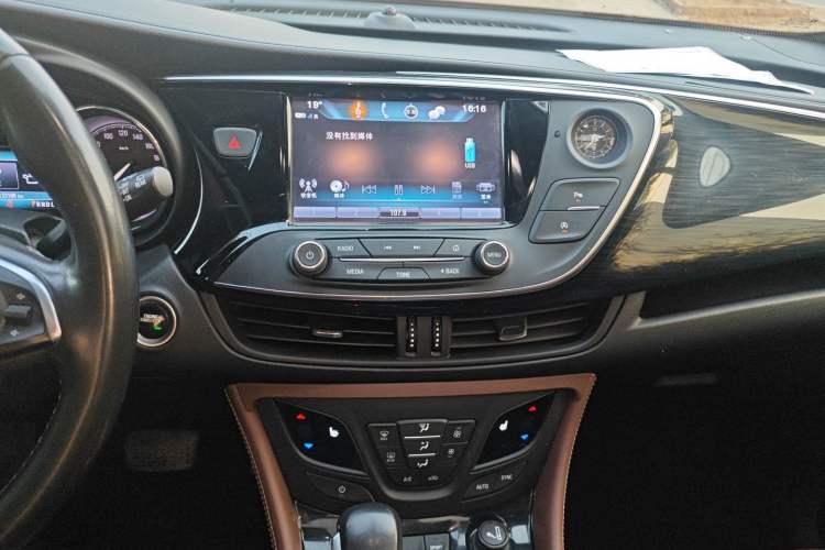 Used Buick Envision 2018 28T Four-Wheel Drive Elite Version Audio And AC Panel
