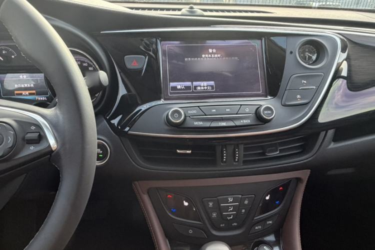 Used Buick Envision 2018 28T Four-Wheel Drive Elite Version Audio And AC Panel