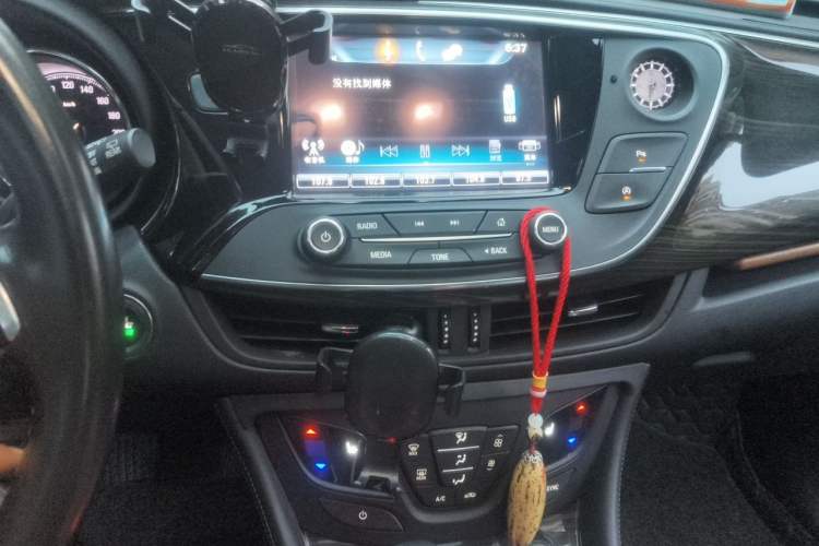 Used Buick Envision 2018 20T Two-Wheel-Drive Elite Model Audio And AC Panel