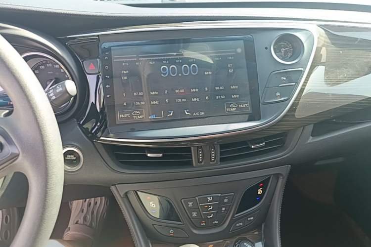 Used Buick Envision 2018 20T Two-Wheel-Drive Leading Model Audio And AC Panel