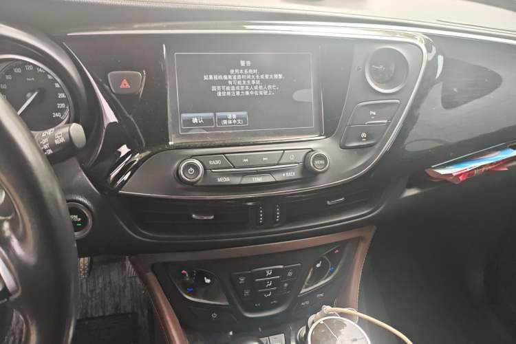 Used Buick Envision 2018 28T Four-Wheel Drive Elite Version Audio And AC Panel