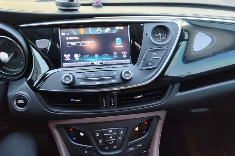 Used Buick Envision 2018 28T Four-Wheel Drive Elite Version Audio And AC Panel