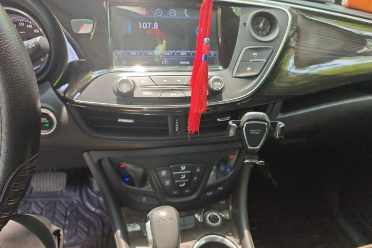 Used Buick Envision 2018 20T Two-Wheel-Drive Leading Model Audio And AC Panel