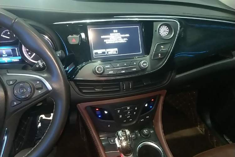 Used Buick Envision 2018 28T Four-Wheel Drive Elite Version Audio And AC Panel