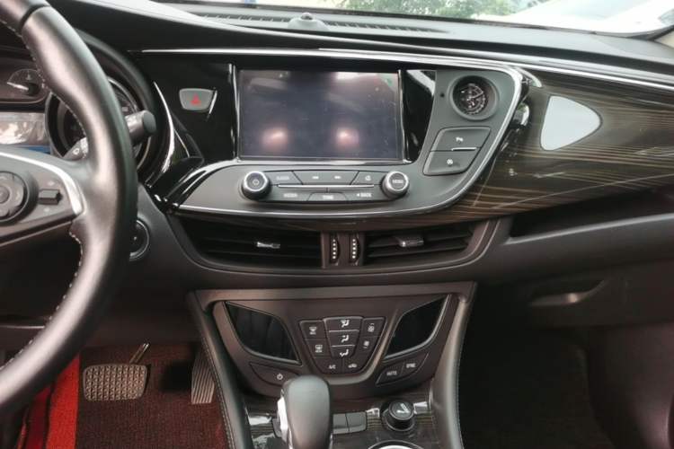 Used Buick Envision 2018 20T Two-Wheel-Drive Elite Model Audio And AC Panel