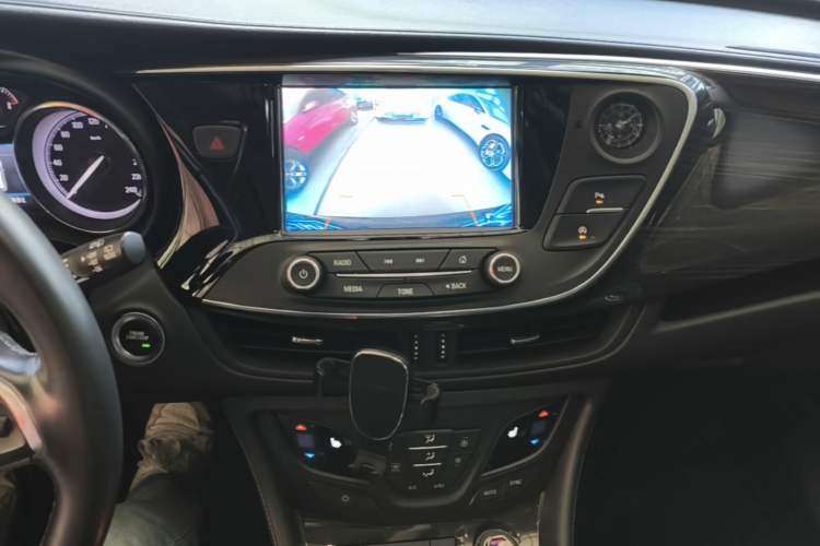 Used Buick Envision 2018 20T Two-Wheel-Drive Elite Model Audio And AC Panel