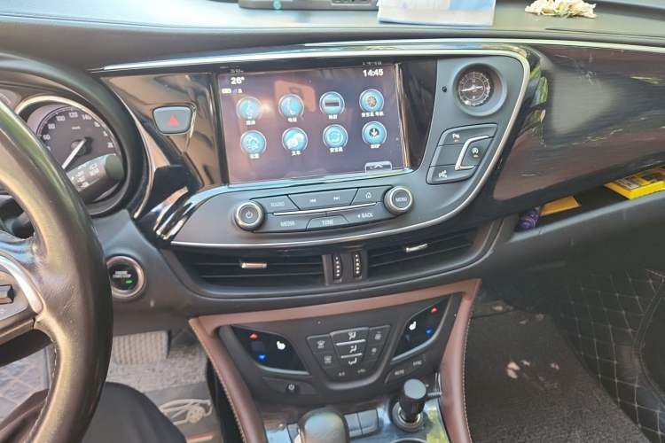 Used Buick Envision 2018 20T Two-Wheel Drive Luxury Model Audio And AC Panel